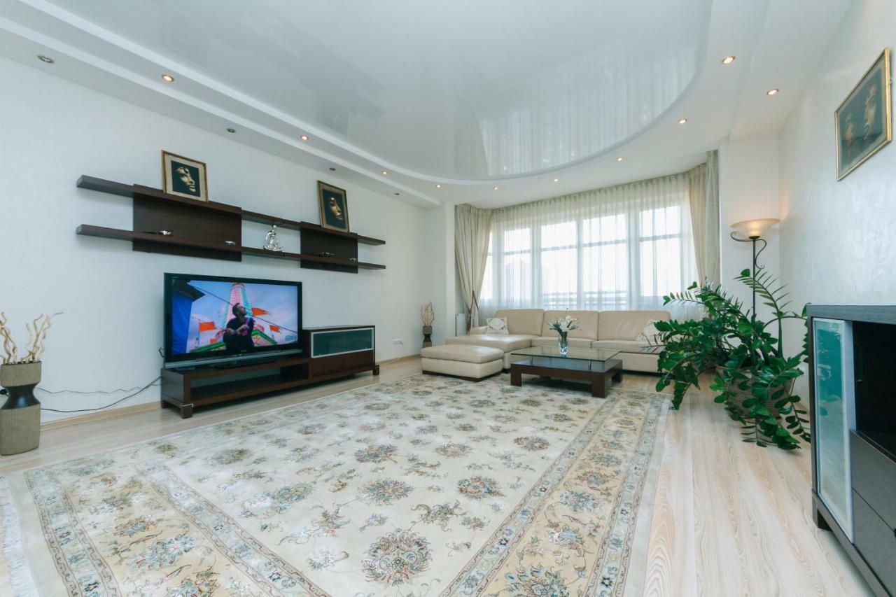 3 Комнатные Апартаменты В Центре Печерска Kiev Bagian luar foto