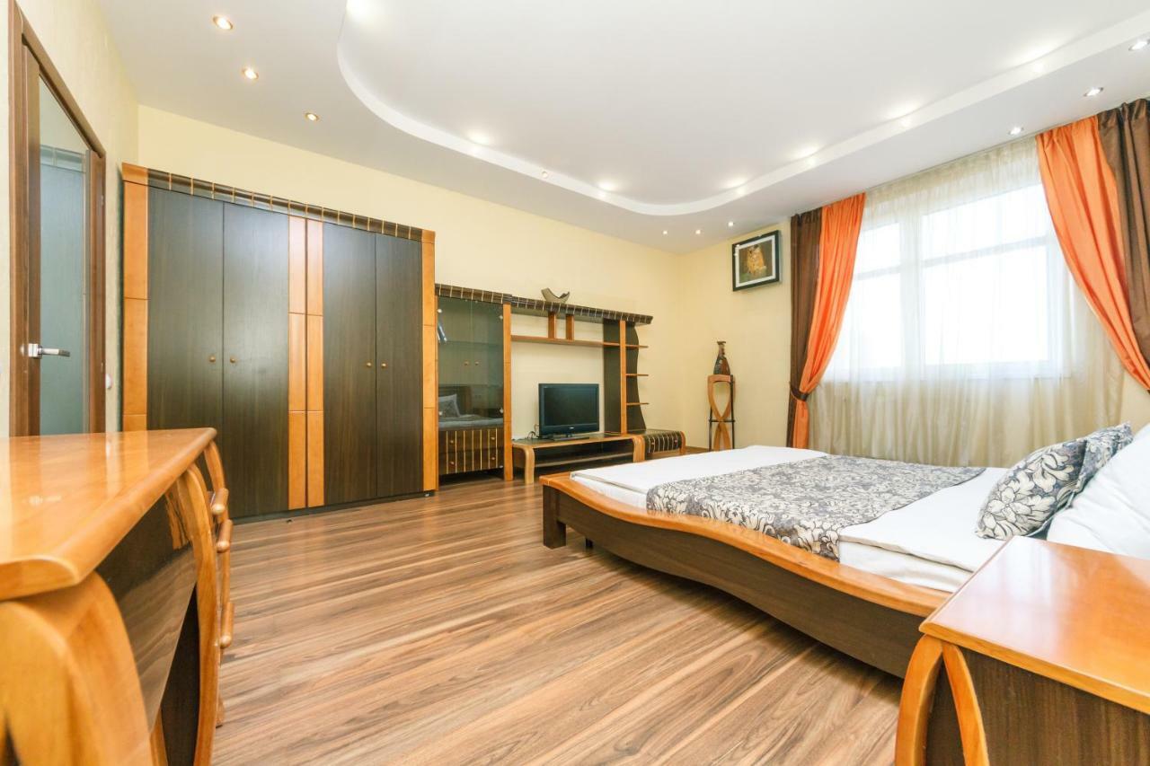 3 Комнатные Апартаменты В Центре Печерска Kiev Bagian luar foto